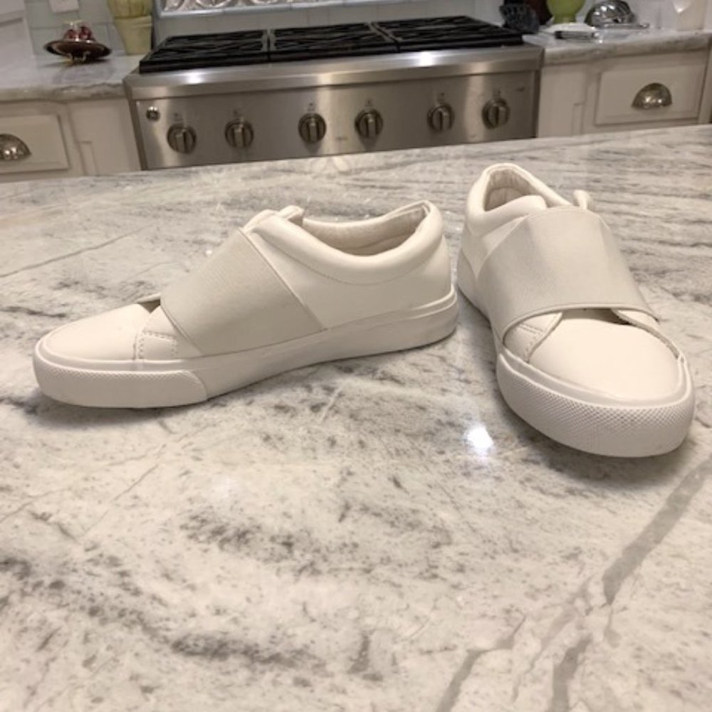 Darling white sneakers